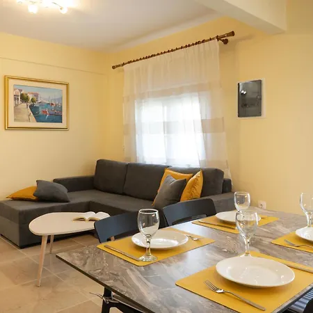 Alekos Apartment Ierissos